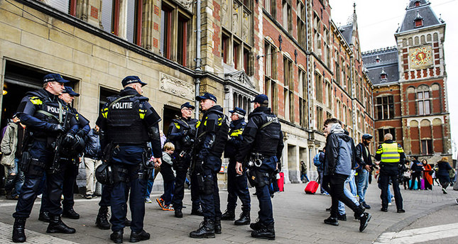 Parandalohet një sulm terrorist në Amsterdam, 8 të arrestuar