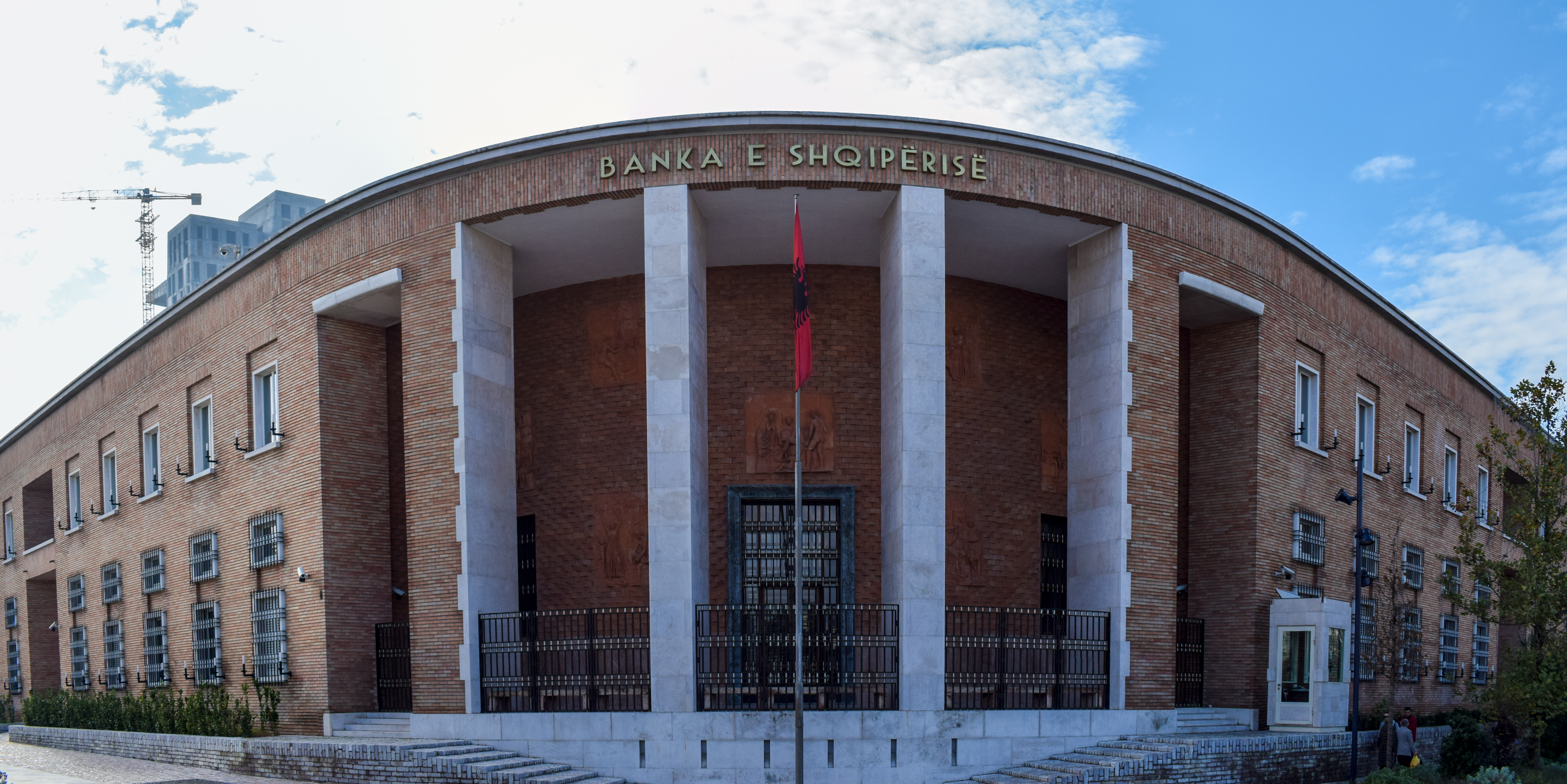 Banka e Shqipërisë paralajmëron uljen e normës bazë të interesit ...